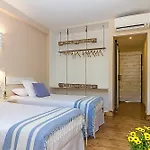 Wawa Hotel 3*